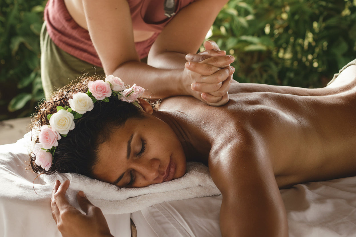 SHREVEPORT MASSAGE THERAPIST GIVING MASSAGE TO WOMAN